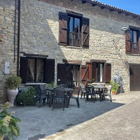 Il Borgo In Un Castello *