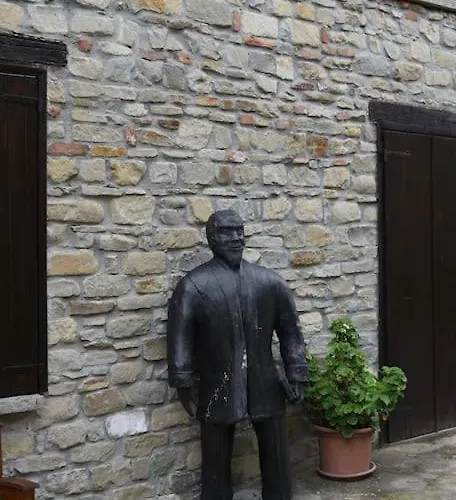 Il Borgo In Un Castello Montabone