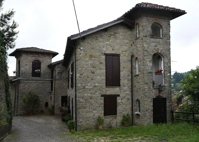 Il Borgo In Un Castello Montabone