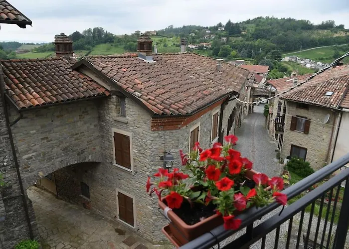 Il Borgo In Un Castello Montabone